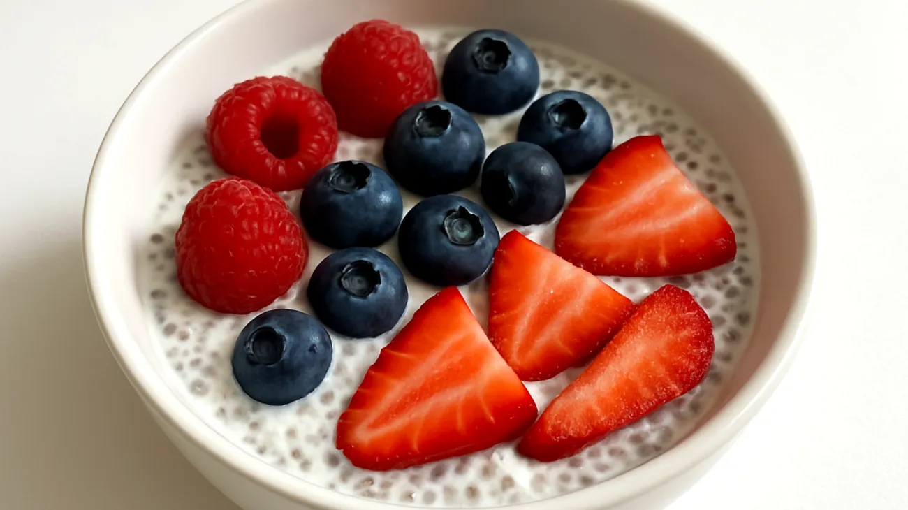 Pudding di semi di chia con kefir e frutti rossi"